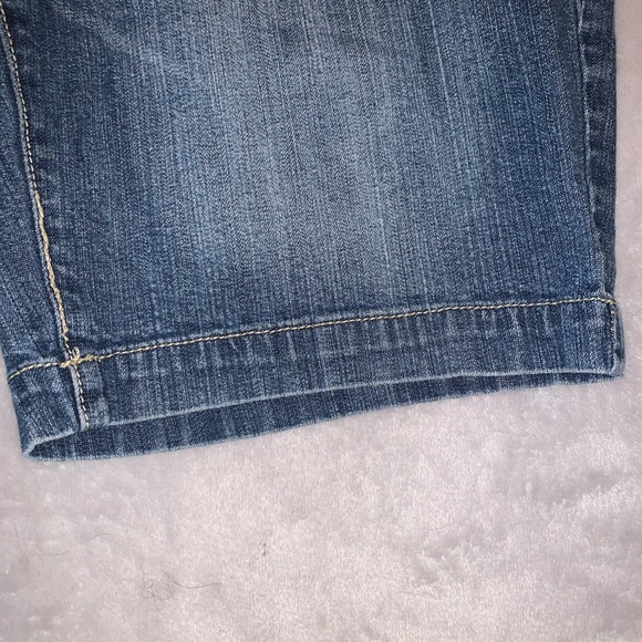 Shorts - Picture 2 of 5